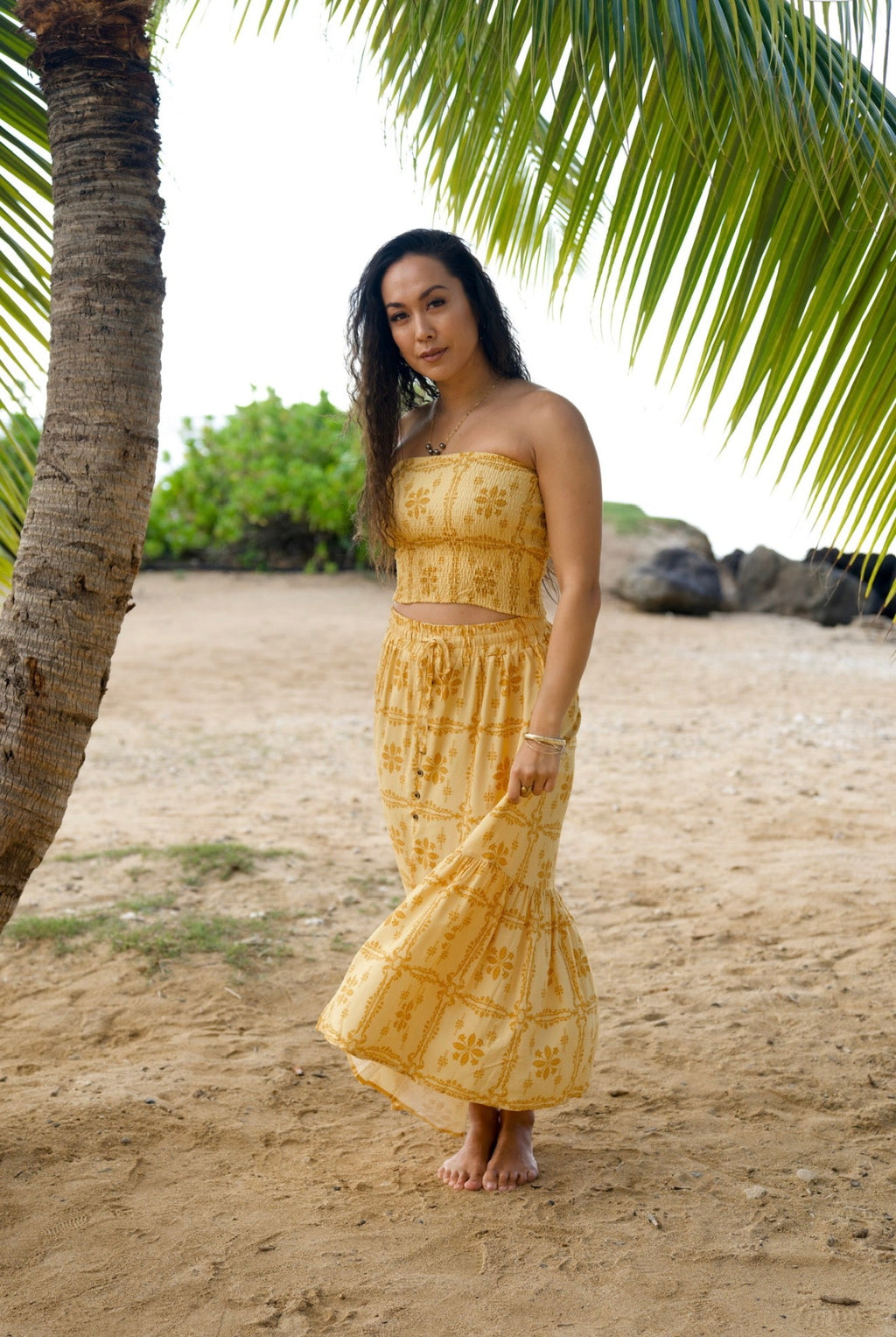 Kiki Smocked Top in Pua Kenikeni Glow